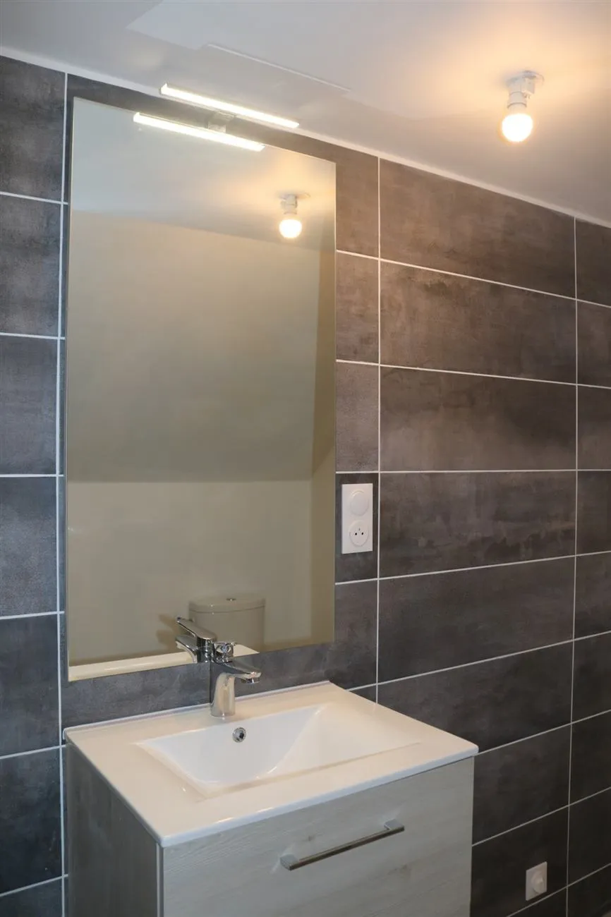 Combles et salle d'eau à Plomodiern (2021), après travaux