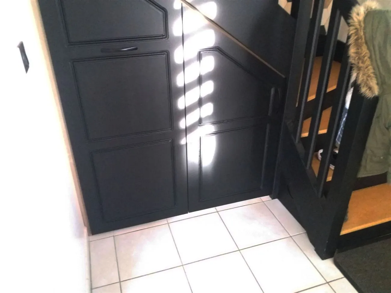 Placard sous escalier à Plomodiern (2023), après travaux
