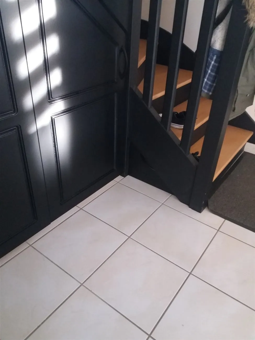 Placard sous escalier à Plomodiern (2023), après travaux