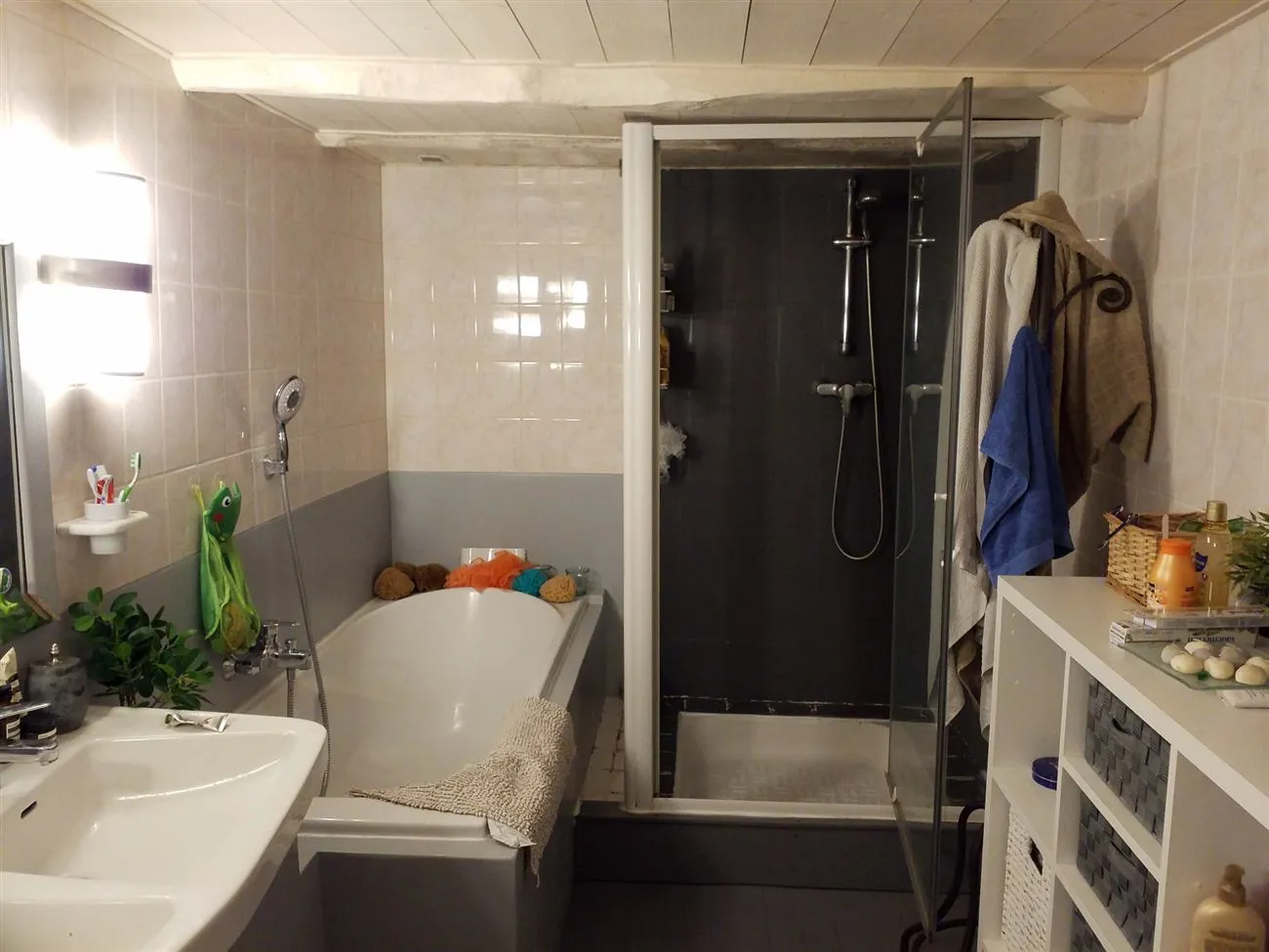 Salle de bain à Plomodiern (2022), avant travaux