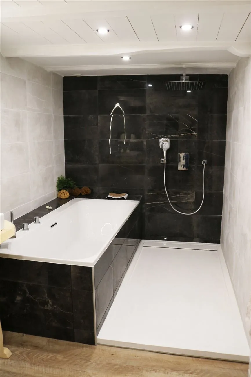 Salle de bain à Plomodiern (2022), après travaux