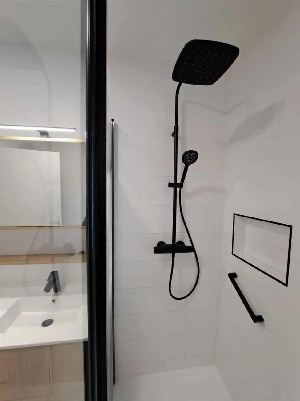 Salle d'eau à Crozon (2023), après travaux