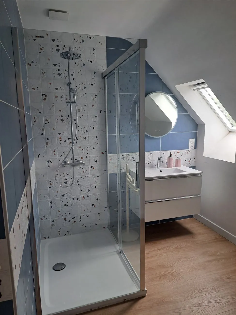 Salle d'eau à Plomodiern (2023), après travaux