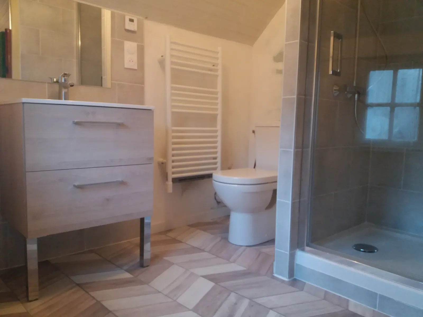 Salle d'eau. à Quimper (2019), après travaux