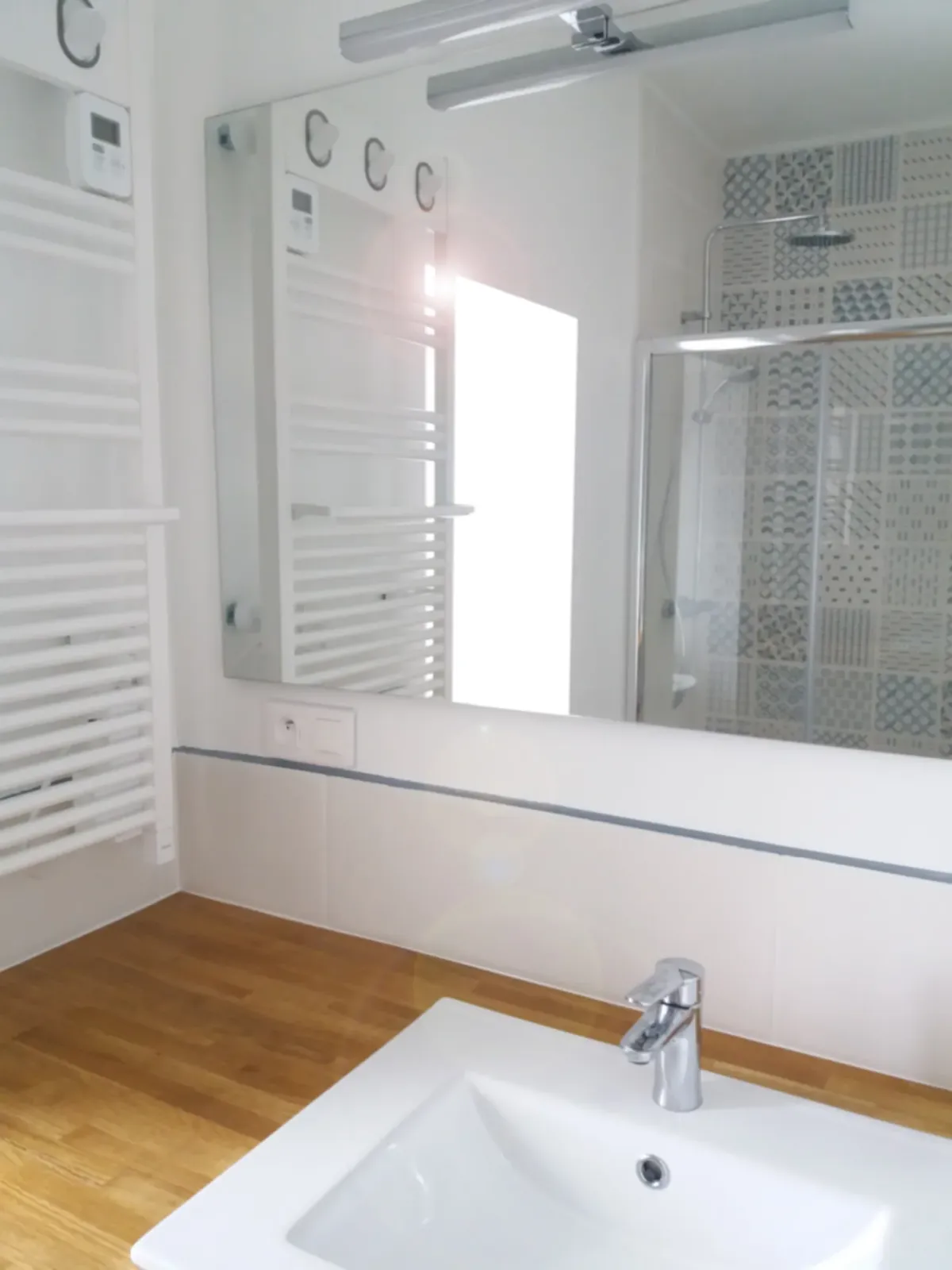 Mini salle d'eau. à Beg Meil (2018), après travaux