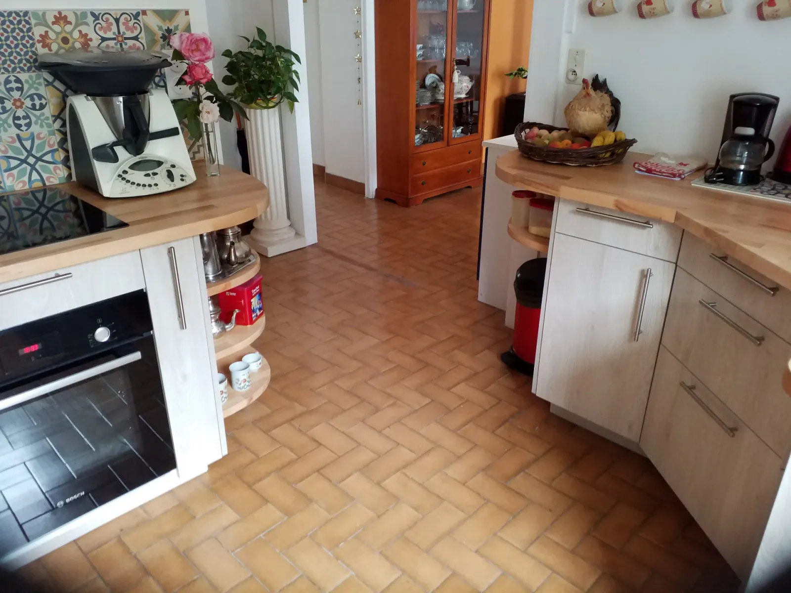 Une cuisine à angles ! à Chateaulin (2021), après travaux
