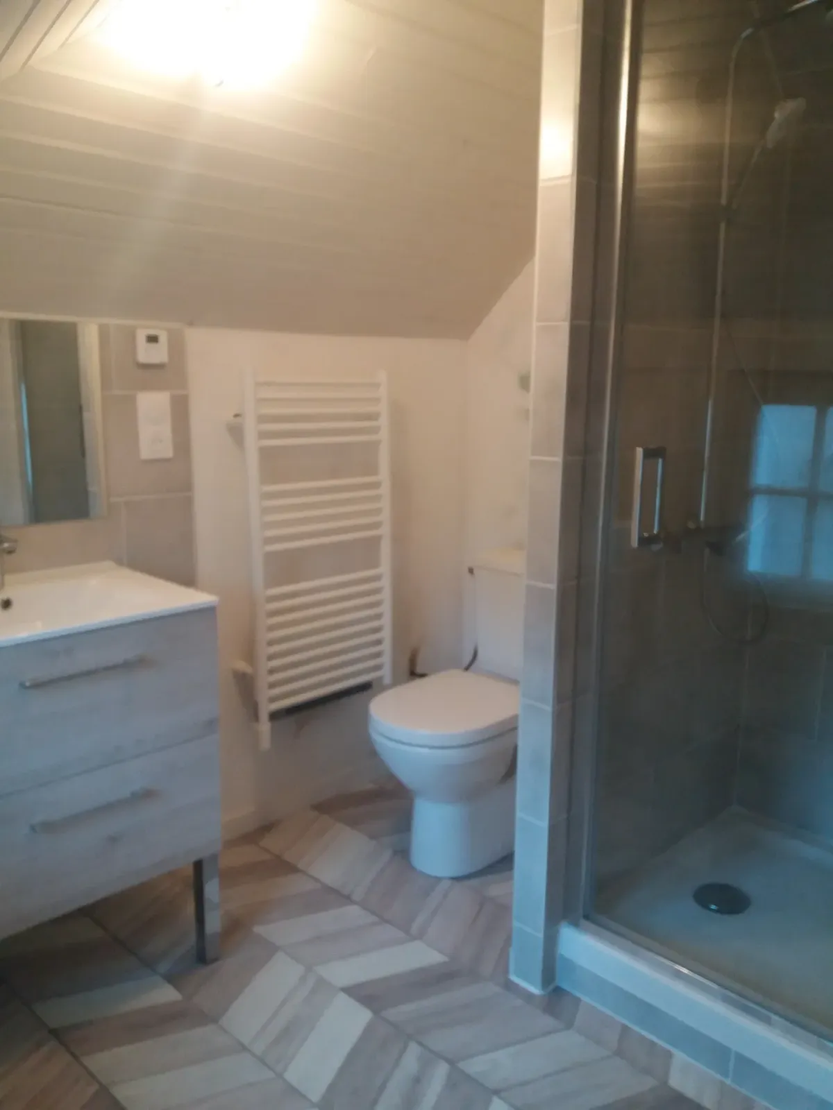 Salle d'eau. à Quimper (2019), après travaux